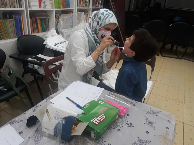 معاینه دندانپزشکی دانش آموزان