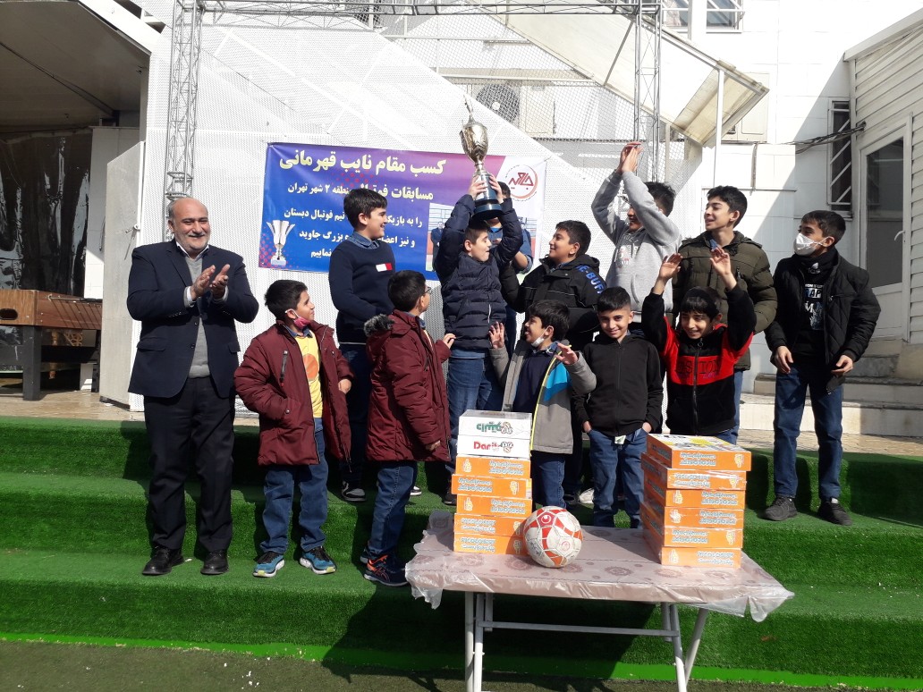 تقدیر از تیم فوتبال جاوید بابت کسب مقام نایب قهرمانی منطقه 2