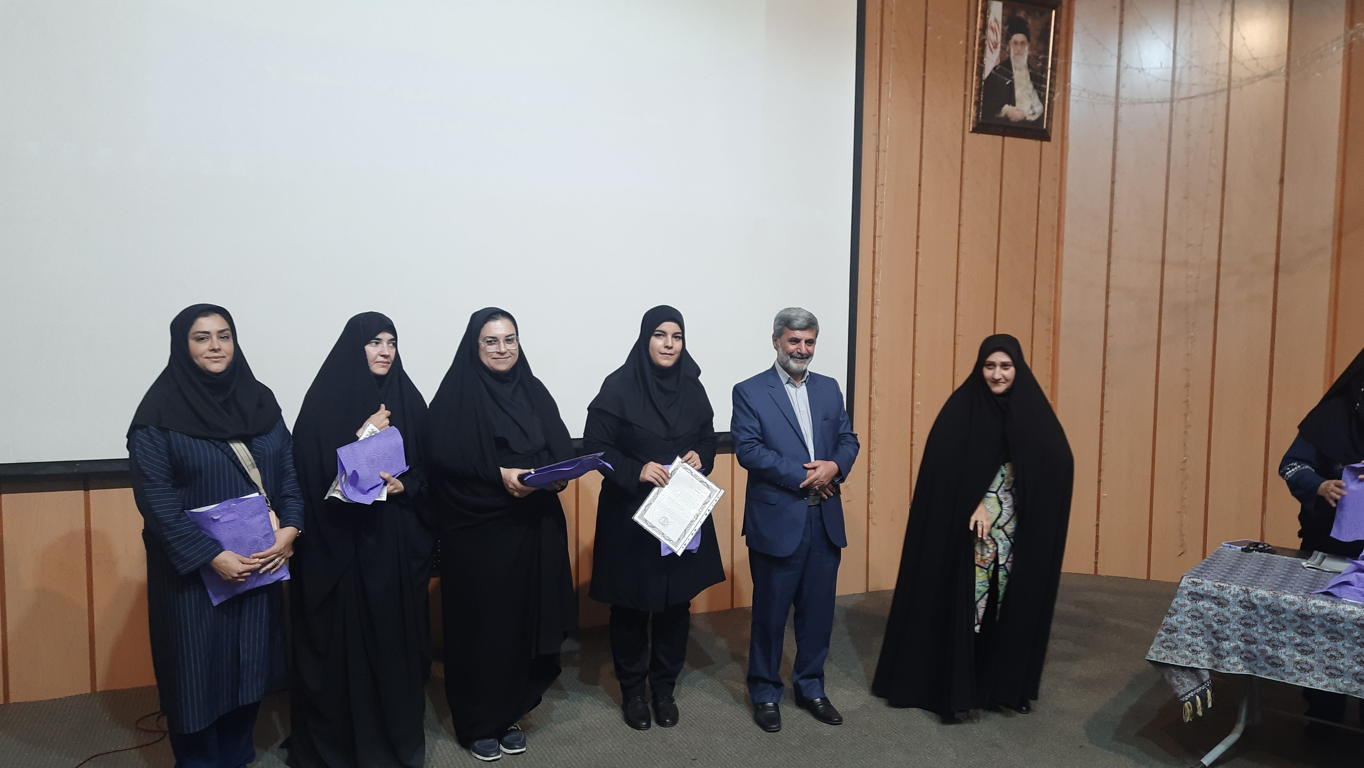 تقدیر از برترینهای مسابقه هوش مصنوعی در همایش سرآمدان دانش و آموزش