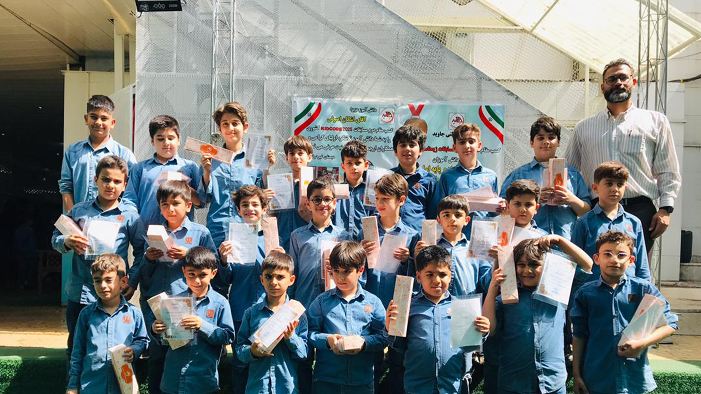 جشن تولد تیر ماهی ها در دبستان جاوید