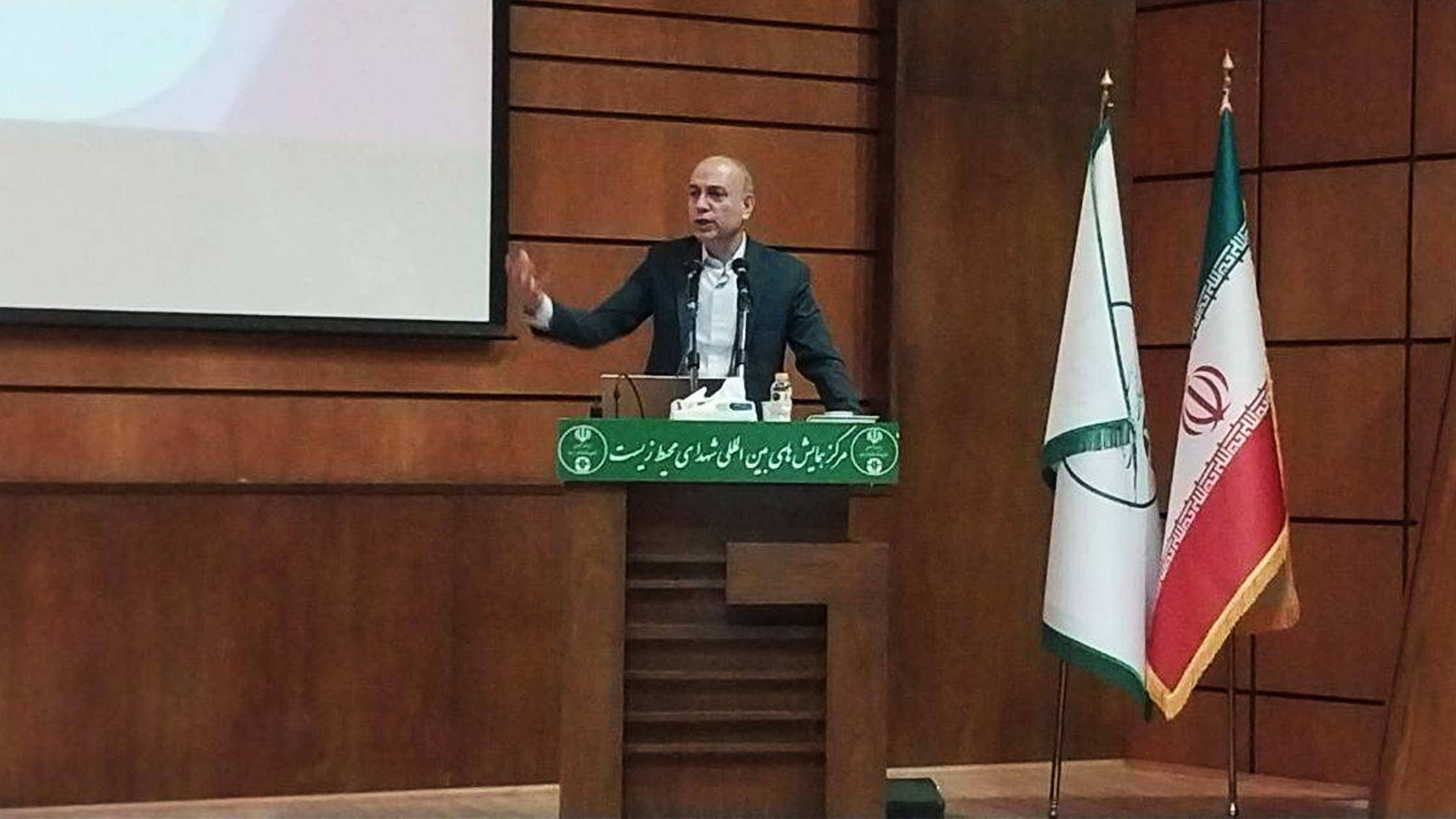 دومین جلسه همایش بزرگ آموزشی ویژه اولیای دانش‌آموزان مدرسه جاوید با موضوع "نسل آلفا"