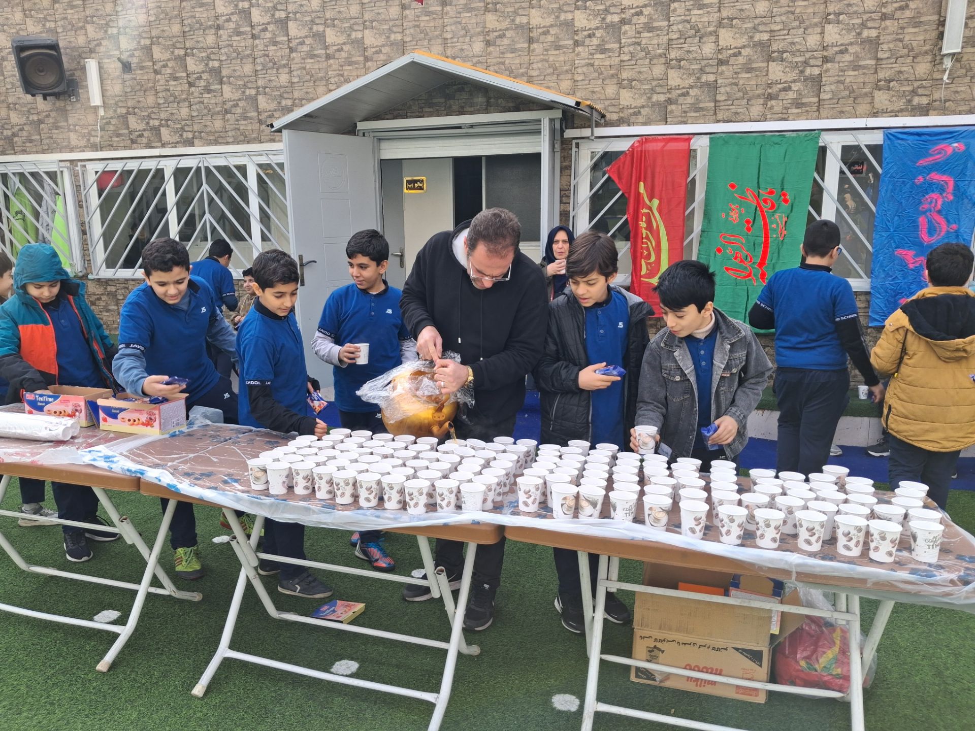 اعیاد شعبانیه در کنار دانش‌آموزان