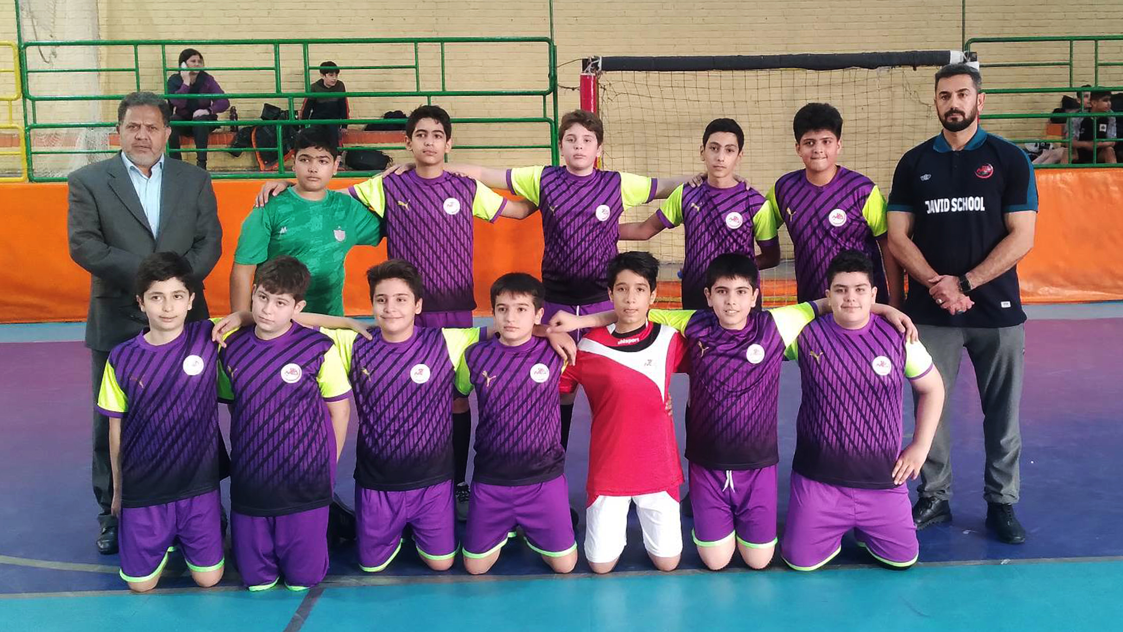 قرار گرفتن تیم هندبال مدرسه جاوید در بین 8 تیم برتر منطقه 2