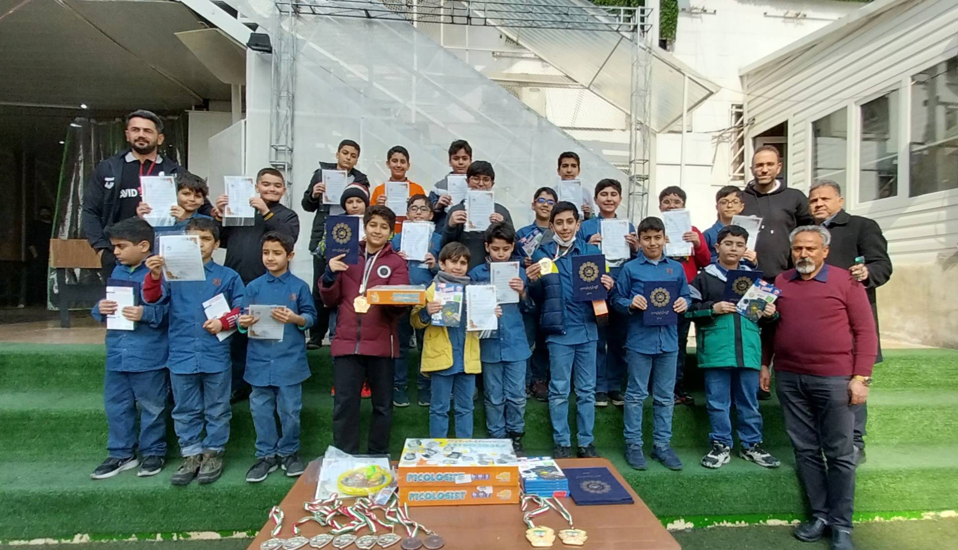 تقدیر از نفرات برتر مسابقات احکام