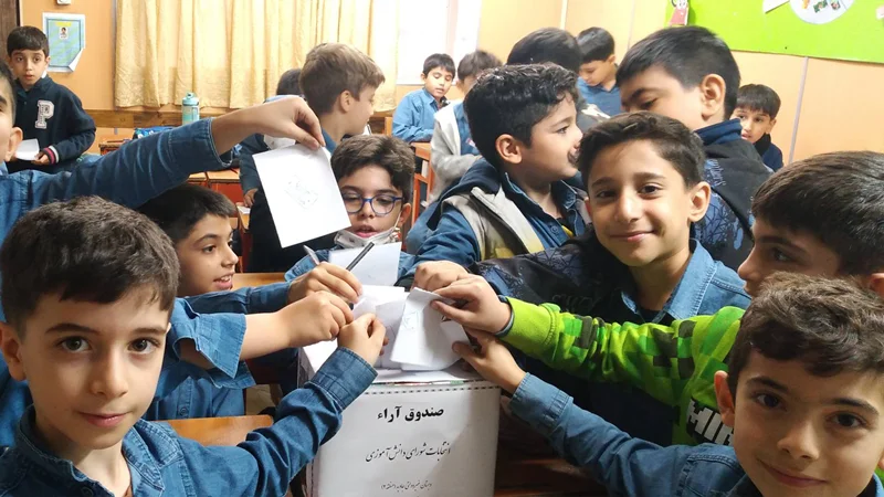 شور و نشاط انتخابات شورای دانشآموزی در دبستان جاوید
