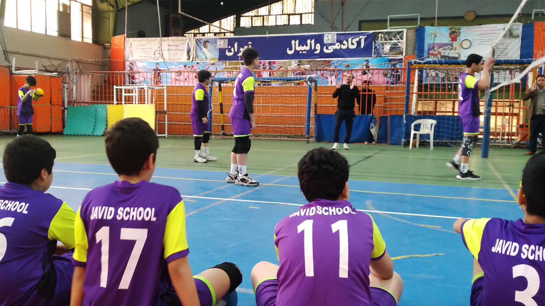 شروع تمرینات و بازی‌های تدارکاتی تیم قهرمان والیبال منطقه دو برای مسابقات استانی