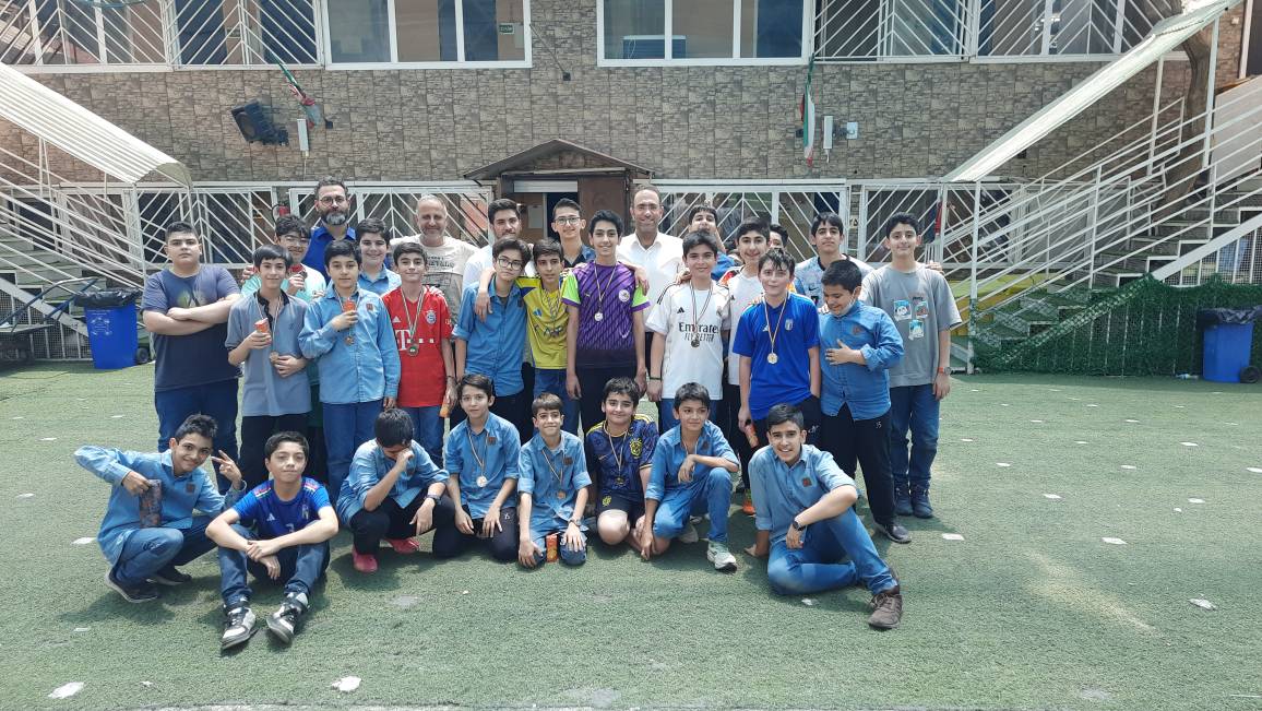 جشن باشکوه فارغ‌التحصیلی کلاس ششمی‌های دبستان جاوید با شور و هیجان برگزار شد