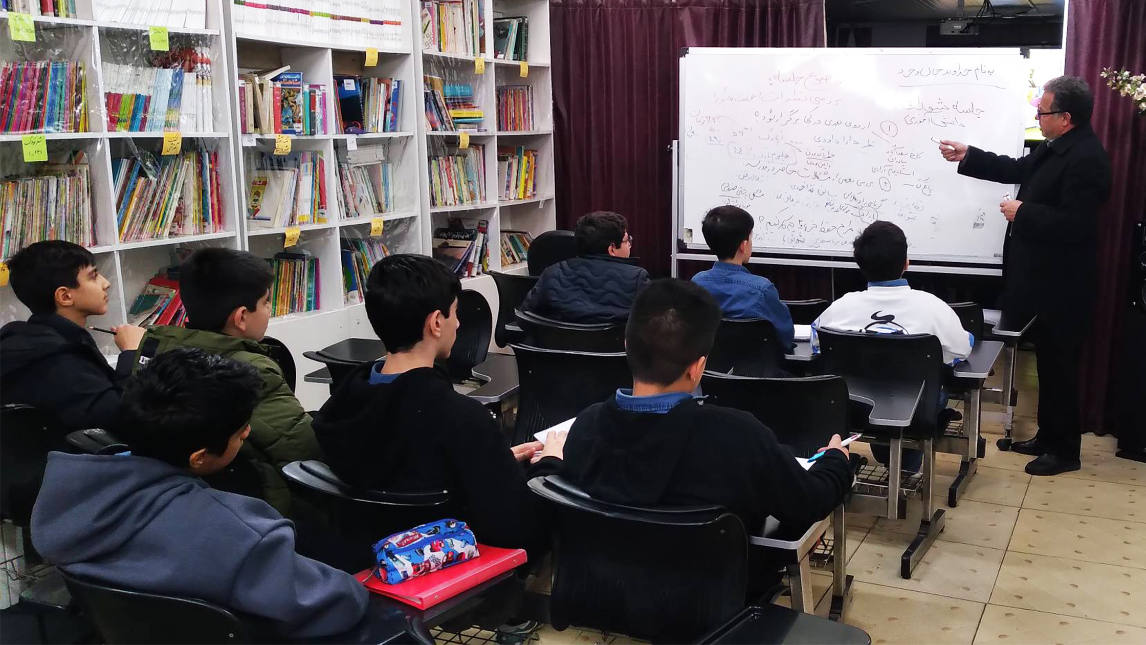 شورای دانش‌آموزی مدرسه جاوید؛ گامی دیگر در مسیر مشارکت دانش‌آموزان