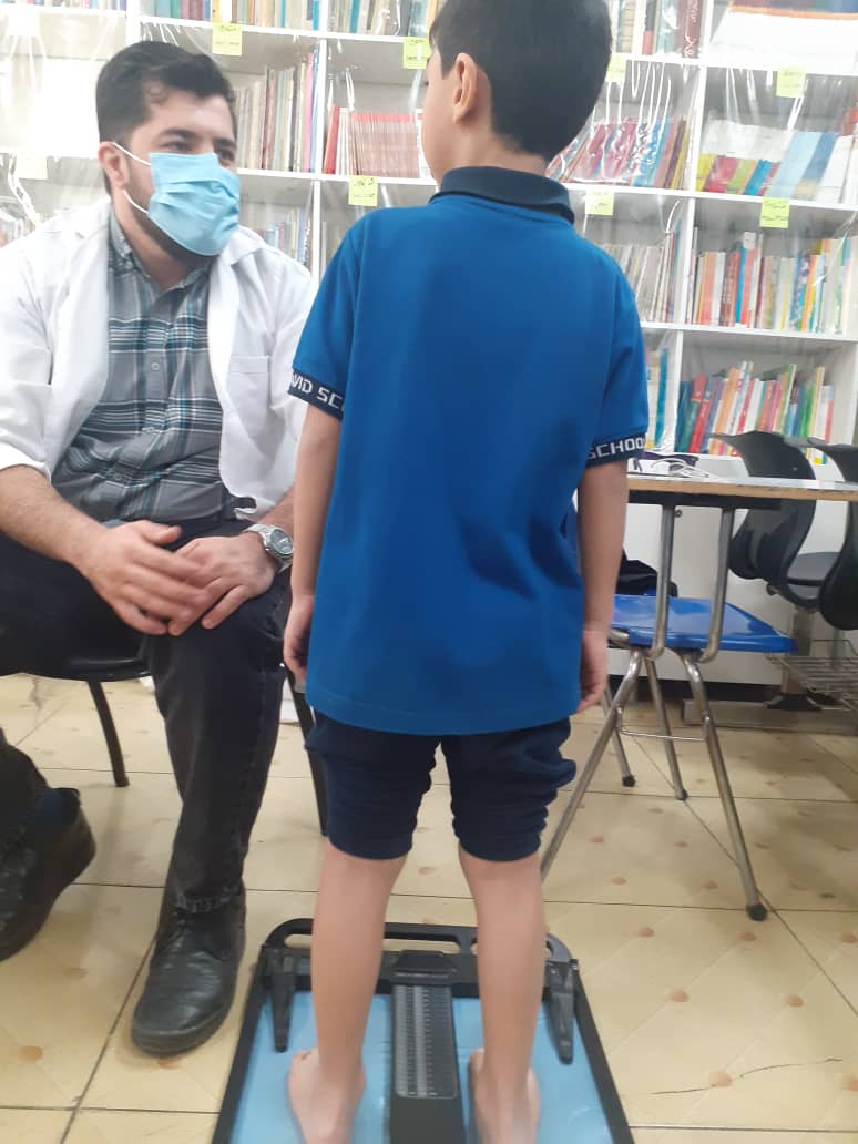 معاینات ارزیابی ساختار قامتی (اسکلتی-عضلانی) برای دانش‌آموزان جدیدالورود