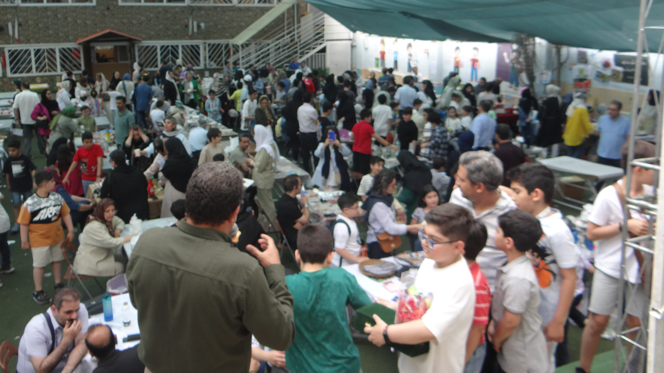 دبستان جاوید میزبان بازارچه کسب و کار دانش‌آموزی؛ تجربه‌ای شیرین از کارآفرینی و همکاری