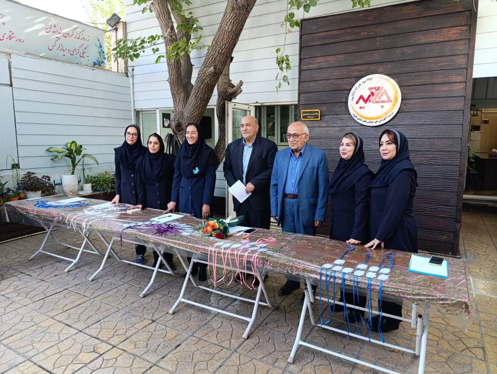 جشن شکوفه ها و غنچه ها سال تحصیلی 1405-1404