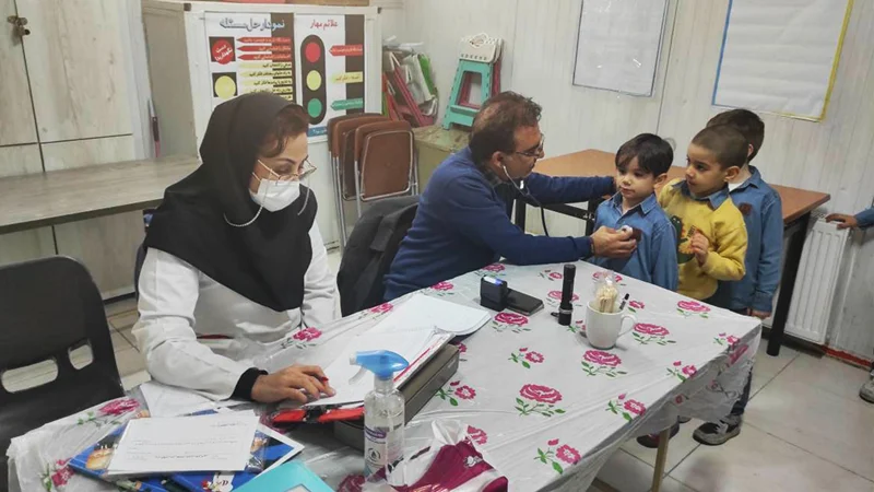 آخرین مرحلهی معاینات غربالگری در مدرسه جاوید: تلاش برای سلامت دانشآموزان