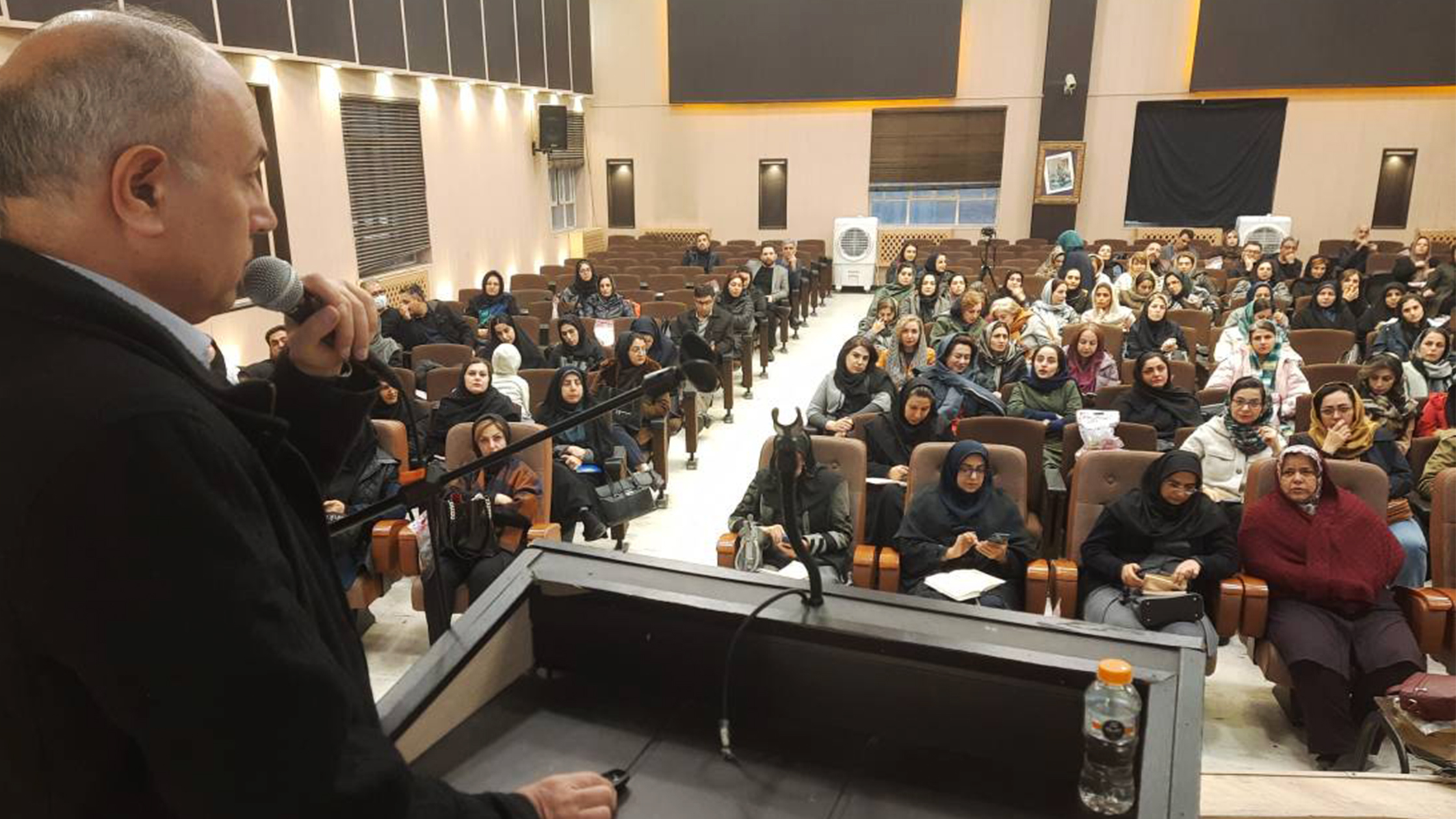 اولین جلسه همایش بزرگ آموزشی ویژه اولیای دانش‌آموزان مدرسه جاوید با موضوع "نسل آلفا"