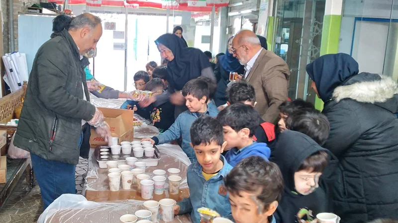 جاویدیها در نیمه شعبان، با برپایی ایستگاه صلواتی، عطر انتظار را پراکندند!